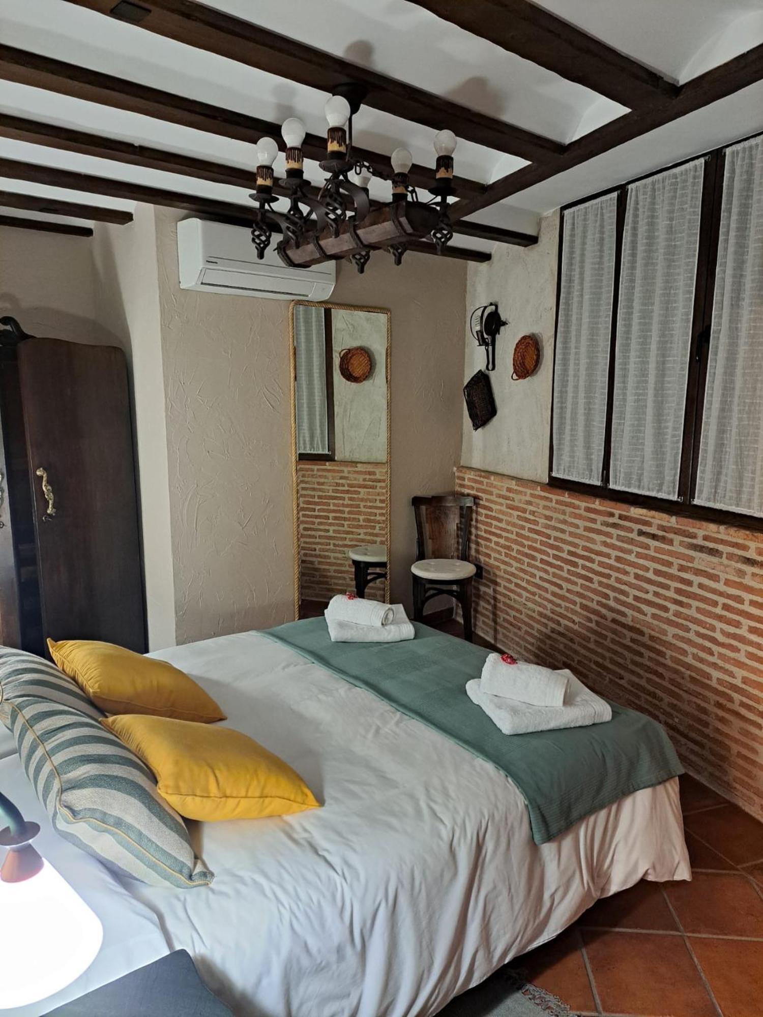 Casa Rural La Bodega, Ofrece Cata De Vino Gratis Horche Kültér fotó