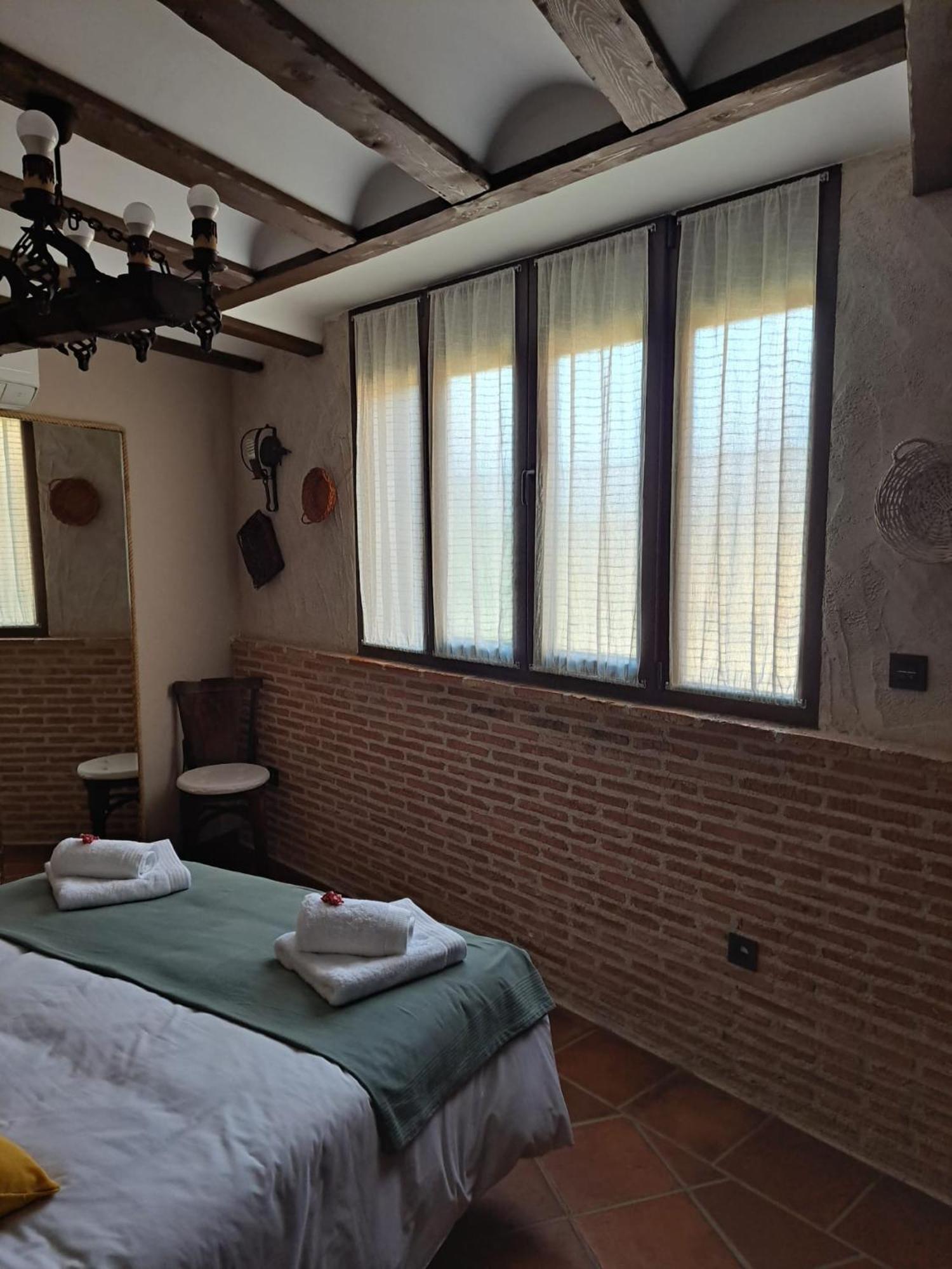 Casa Rural La Bodega, Ofrece Cata De Vino Gratis Horche Kültér fotó
