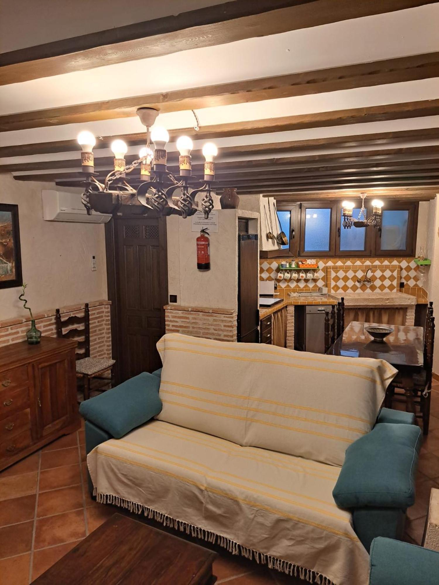 Casa Rural La Bodega, Ofrece Cata De Vino Gratis Horche Kültér fotó